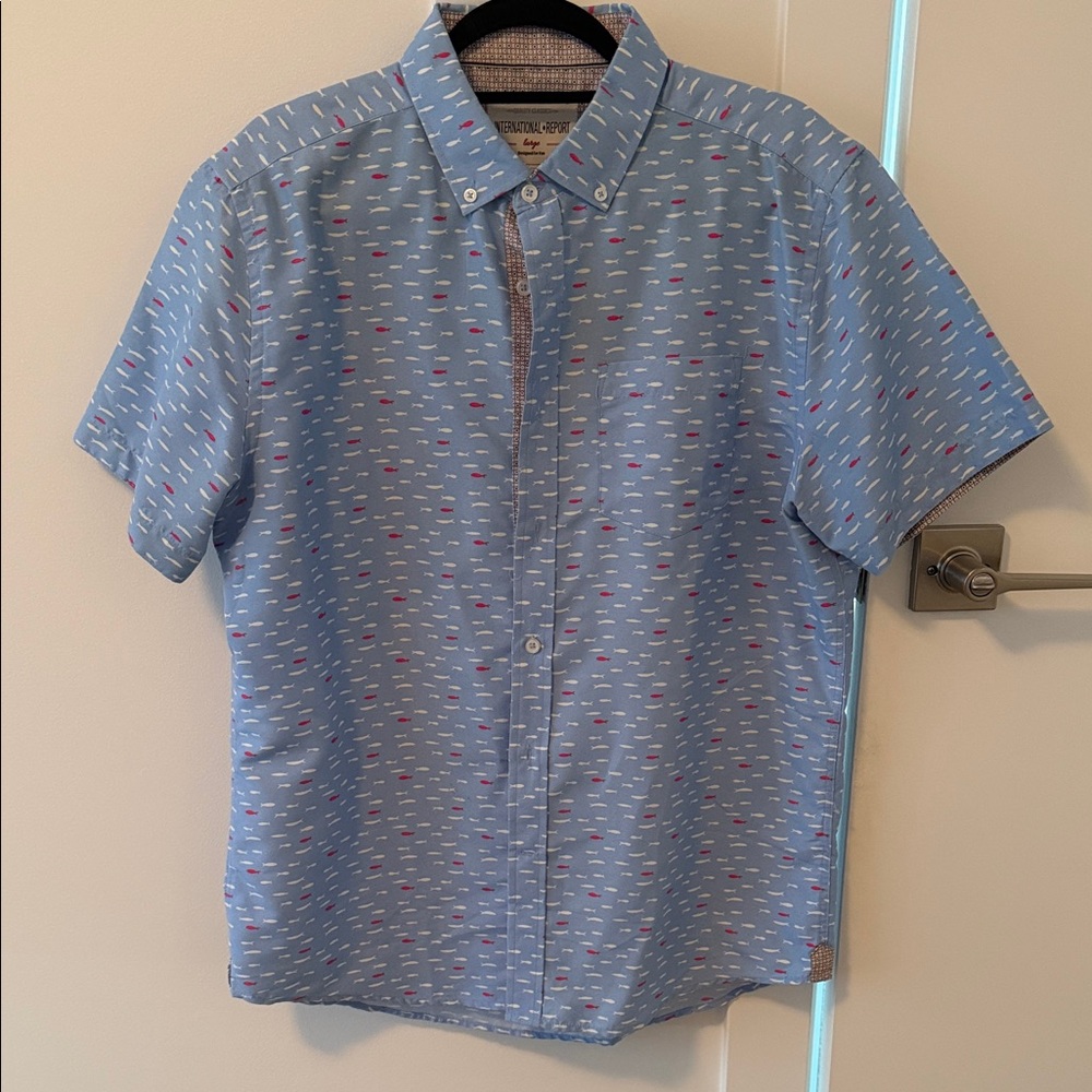 Simons Light Blue Short-Sleeve Button-Down Shirt with Subtle Multicolor Dashes
